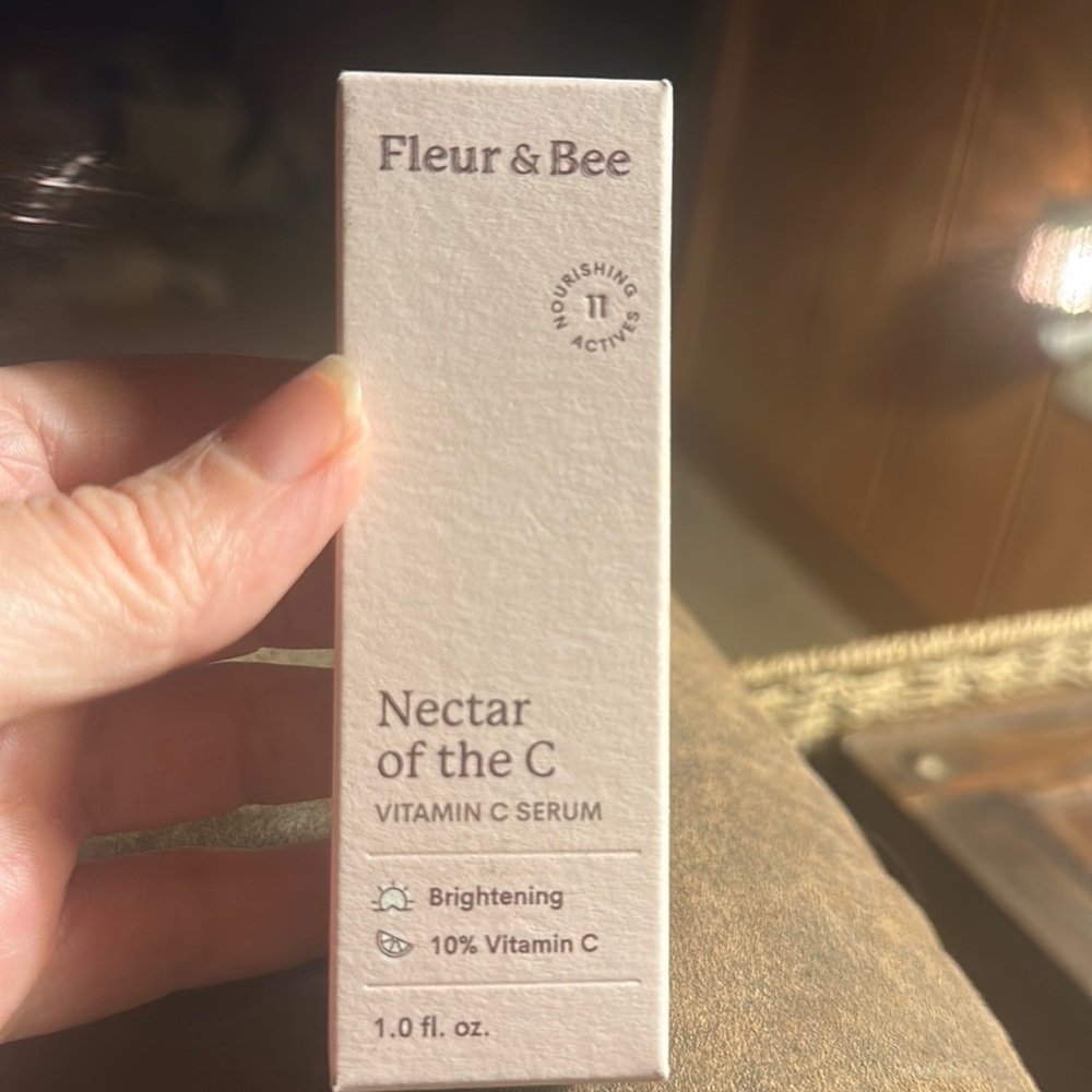 Fleur & Bee-Nectar of the C